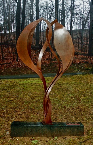 Lipkin Memorial
78"x42"x18"
bronze
©2004